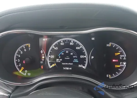 2015 Jeep Grand Cherokee High Altitude z USA, uszkodzony, nr VIN 1C4RJFCGXFC196214